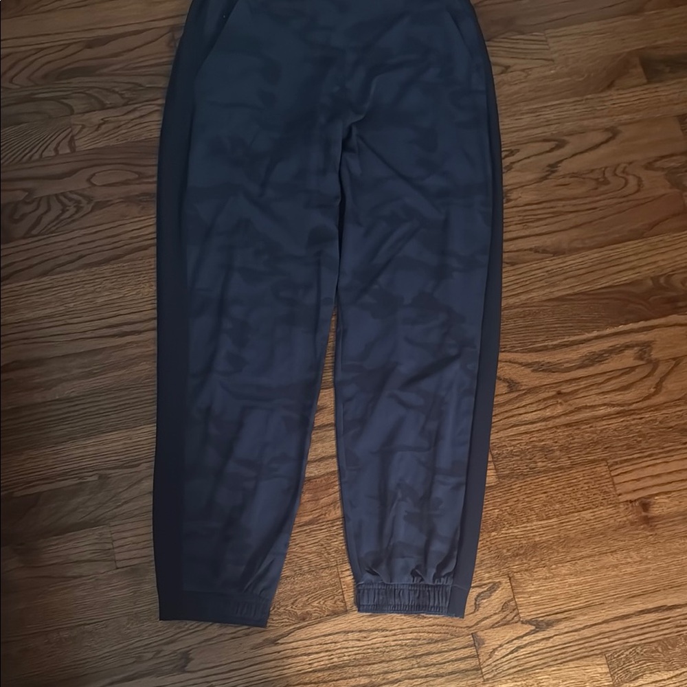 Women’s Athleta  Brooklyn Jogger. Blue Camouflage.